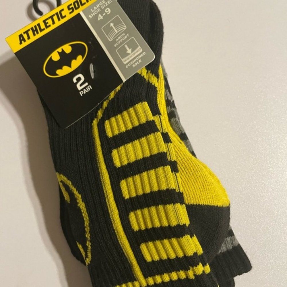 DC Comics Men’s Black & Yellow Batman Athletic Socks, sizes 4-9